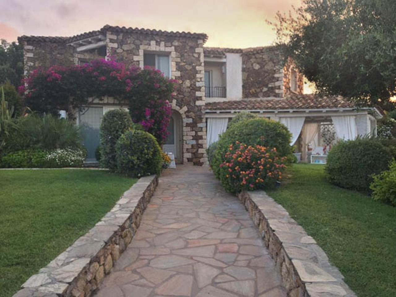 Villa Bougainvillea Con Piscina E Giardino Privato A Pochi Passi Dal Mare Кастиадас Экстерьер фото